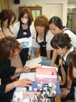 B009nailArtist.JPG